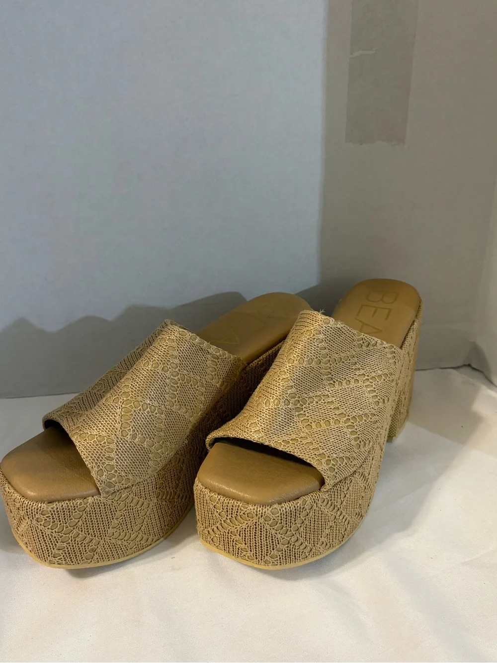 Beach by Matisse platform heel sandals camel chunky block heel women’s  size 9M